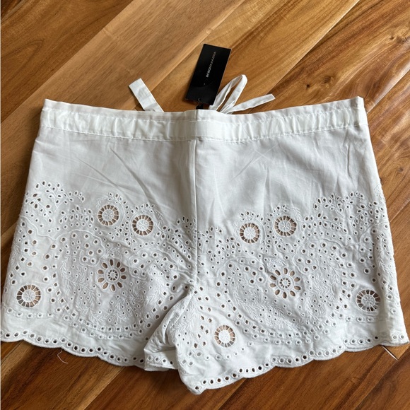 BCBGMAXAZRIA - Pash Drawstring Lace Shorts - NWT - Size S - Picture 2 of 7